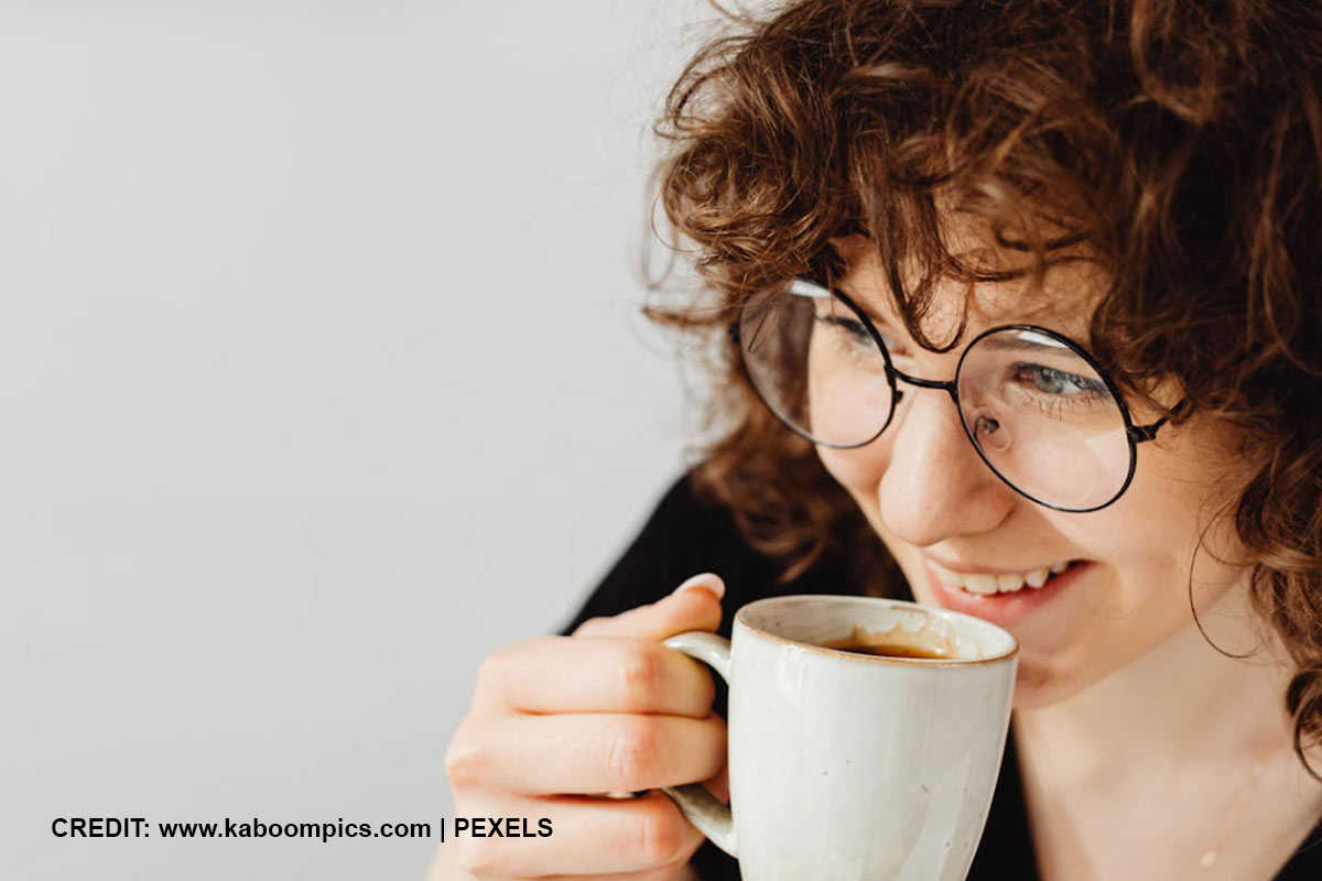 The Coffee Lover’s Guide to Maintaining White Smiles – Without Giving Up Your Latte! 10 Helpful Tips